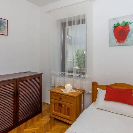 Apartman With Parking Space Njivice, Krk - 21857